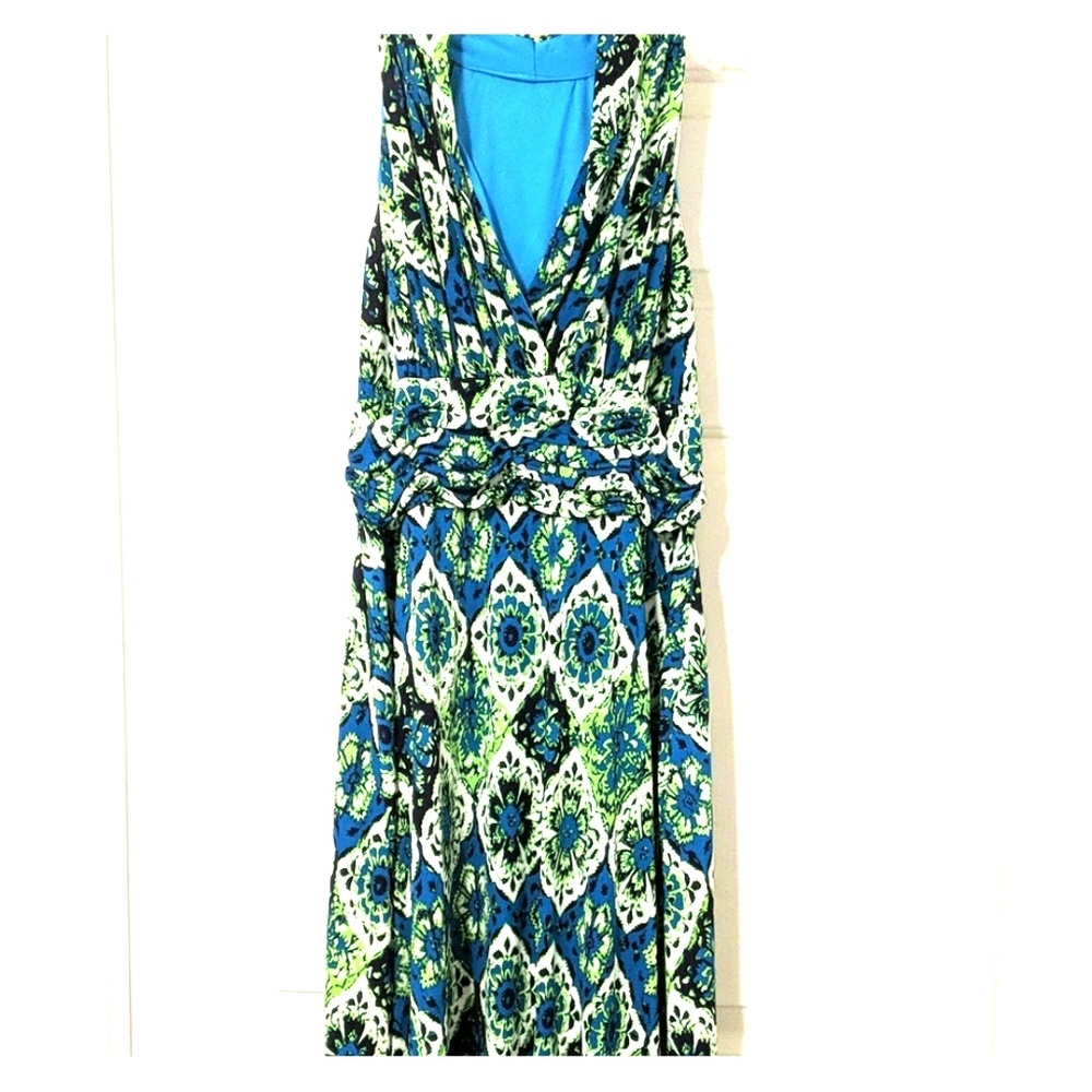 Flattering Blue/Green Maxi Dress
